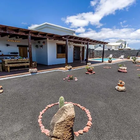 El Faro Playa Blanca (Lanzarote)