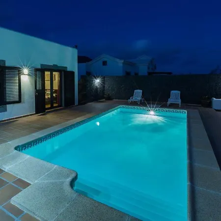 El Faro Playa Blanca (Lanzarote)