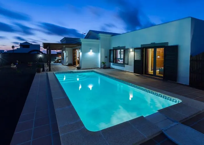 El Faro Playa Blanca